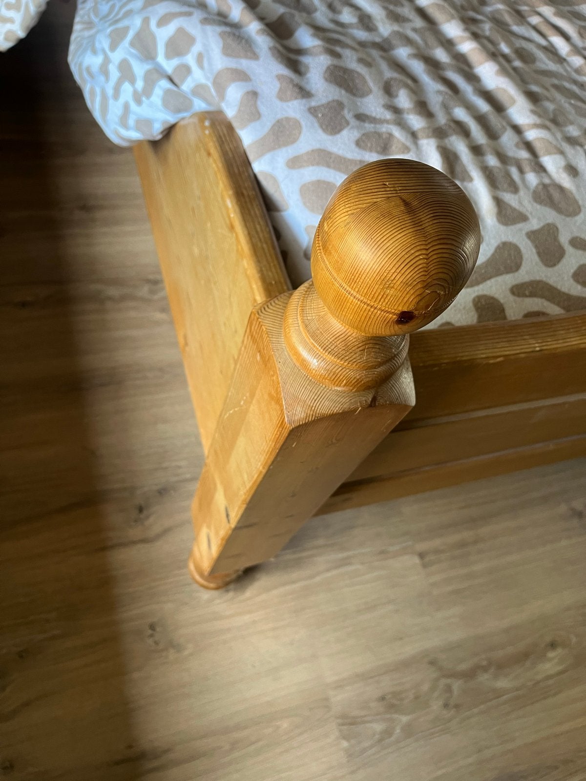 Houten tweepersoonsbed met spijlen, Ophalen, Gebruikt, Bruin, Tweepersoons