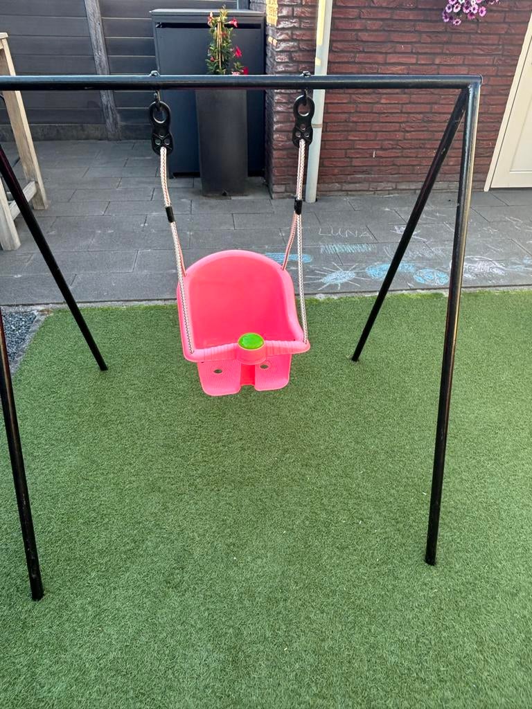 Schommel met roze babyzitje, Ophalen, Gebruikt, Schommel