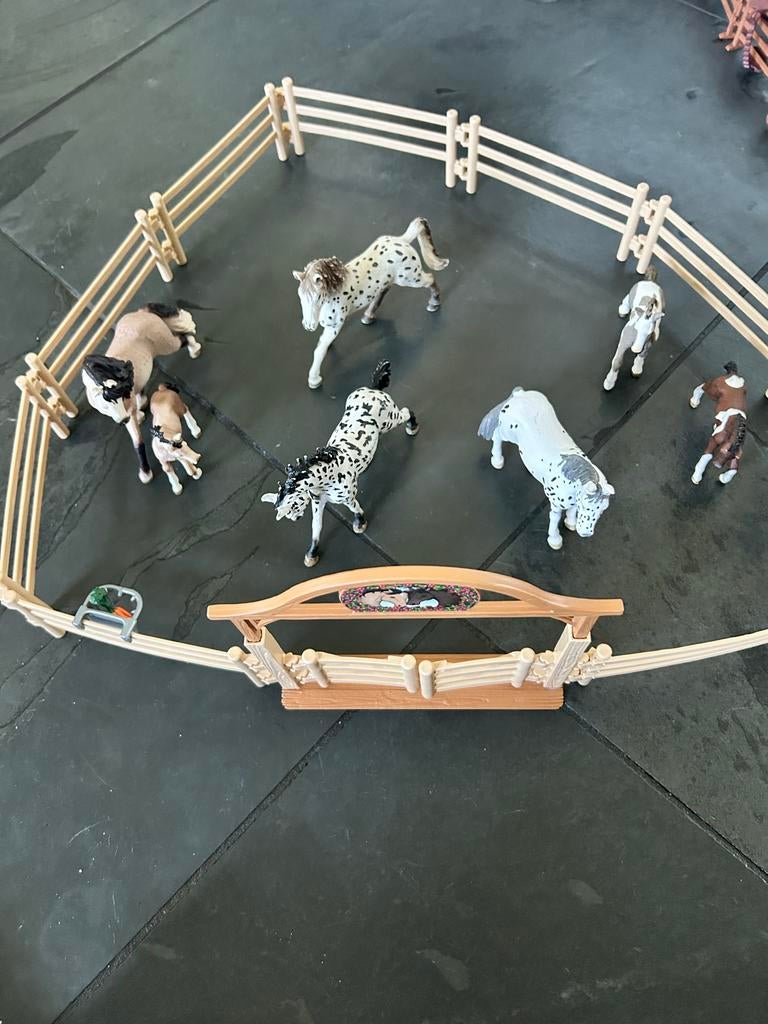Schleich paarden wei met paarden en veulens, Ophalen, Gebruikt, Jongen of Meisje
