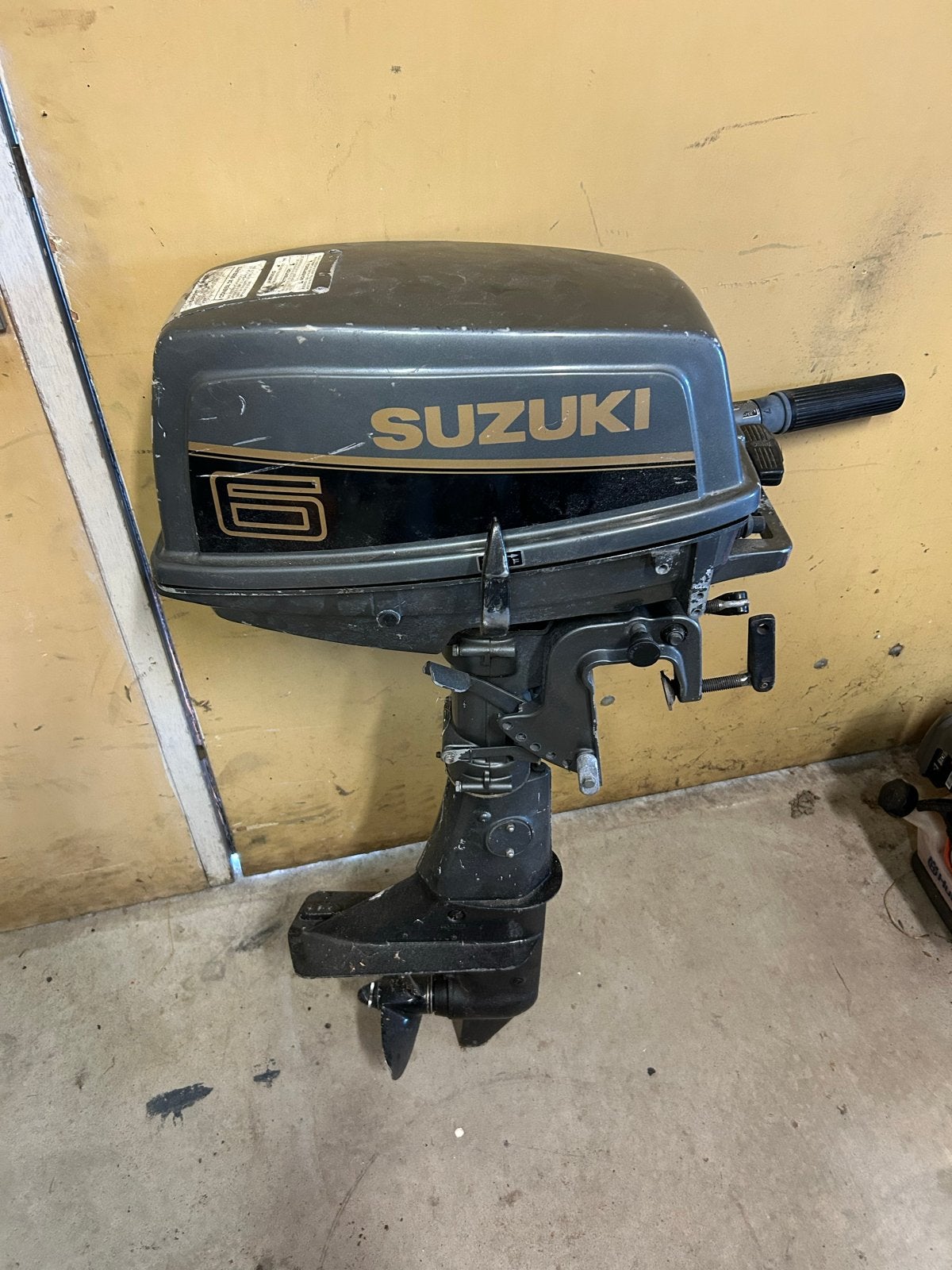 Foto 3 van Suzuki 6pk 2-takt buitenboordmotor