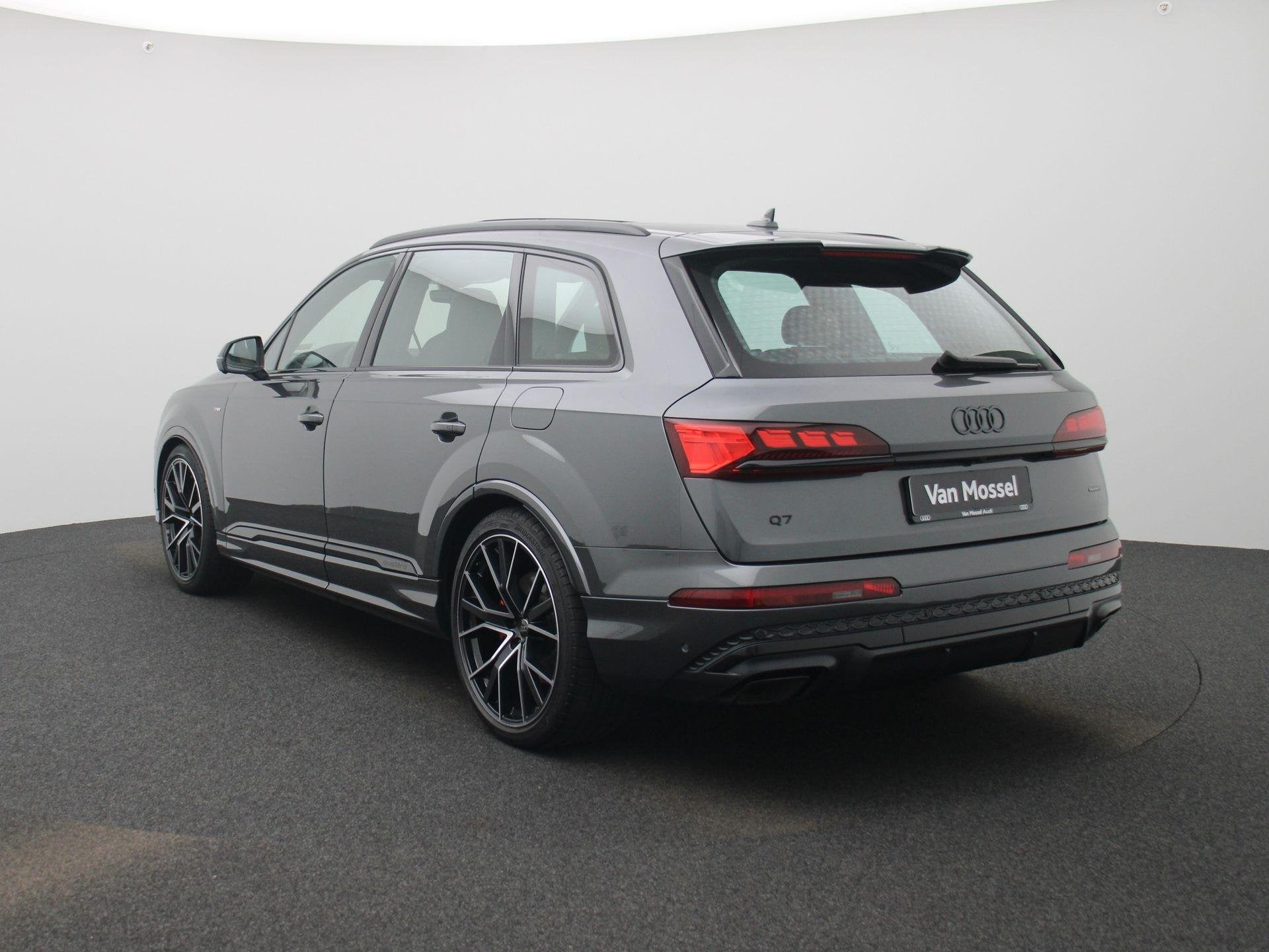 Audi Q7 60 TFSI e quattro Pro Line S Competition 490 PK | Pa, 77 km/l, Gebruikt, 2995 cc, 26 kWh