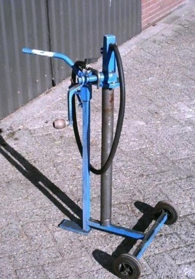 🌈 Olie-vaten trolly met pomp op wielen / vatenpomp oliepomp, Auto diversen, Autogereedschap, Ophalen, Gebruikt