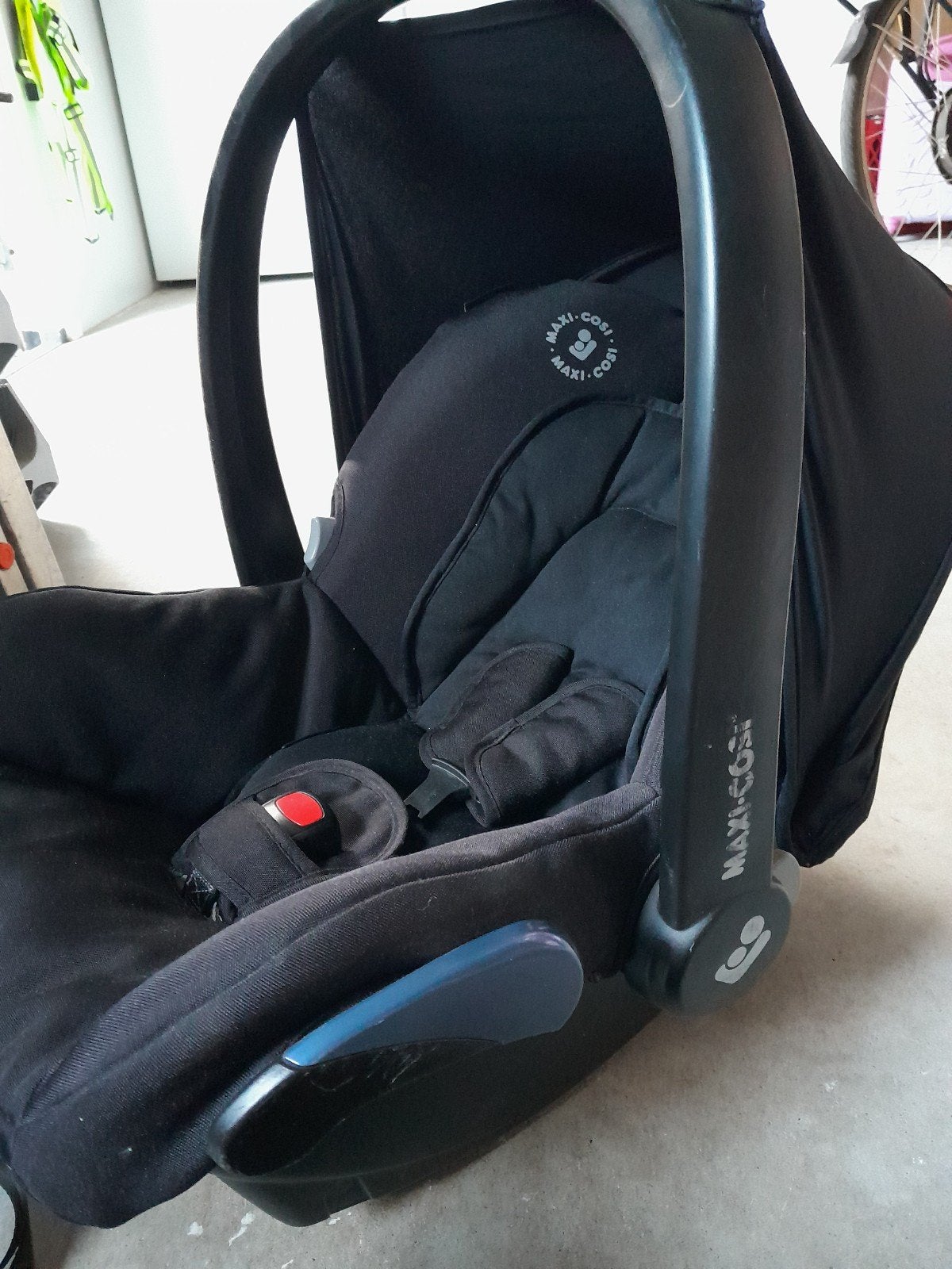 Maxicosi universal 0-13 kg zwart met zonnedekje, Ophalen, 0 t/m 13 kg, Maxi-Cosi, Gebruikt