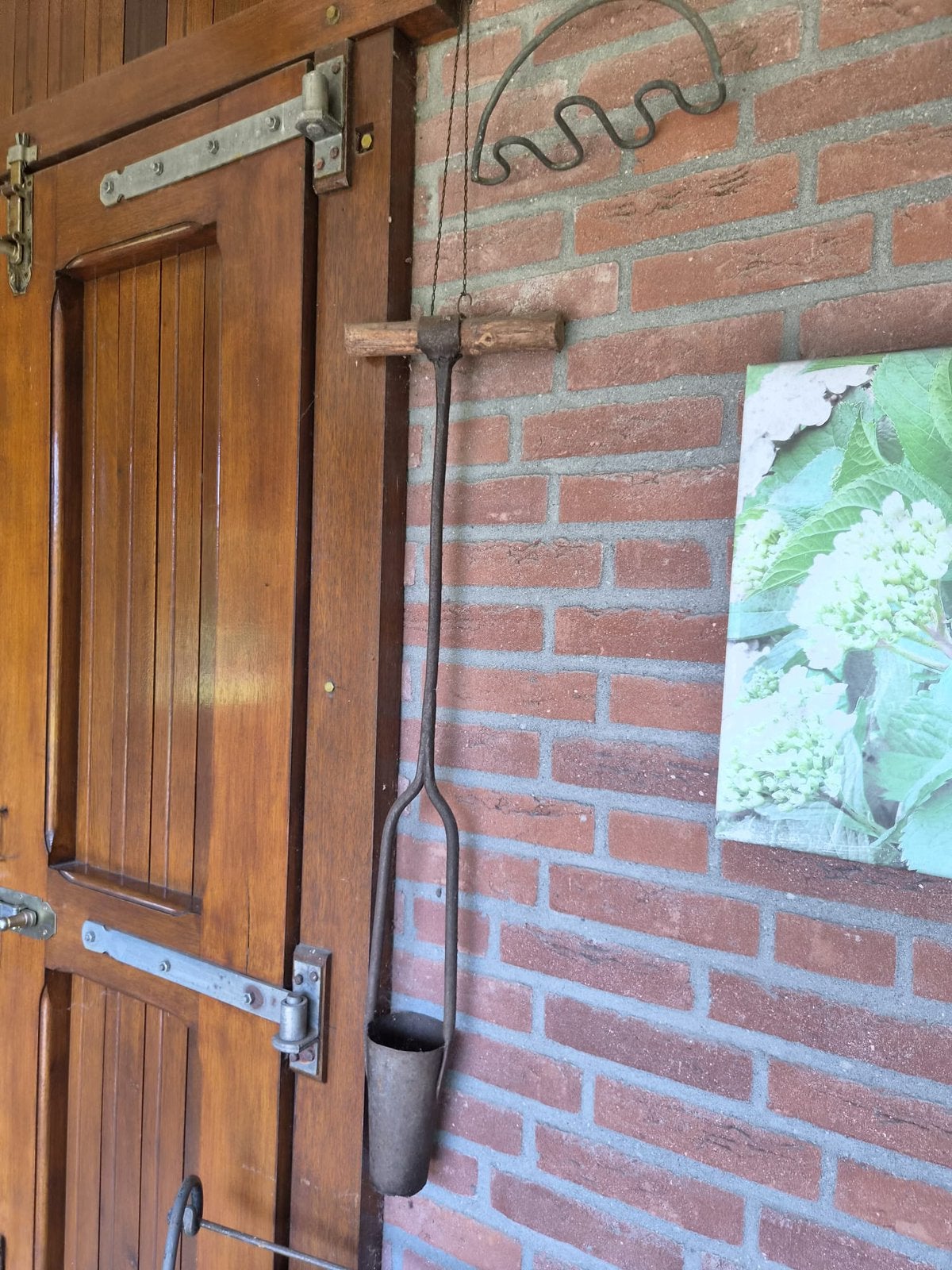 Wie weet bestemming voor partij oud boerengereedschap?, Ophalen