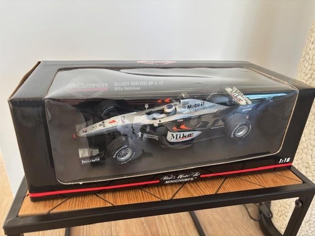 Model auto Formule 1 McLaren Mercedes, Hobby en Vrije tijd, Modelauto's | 1:18, Ophalen, Zo goed als nieuw, Auto, MiniChamps