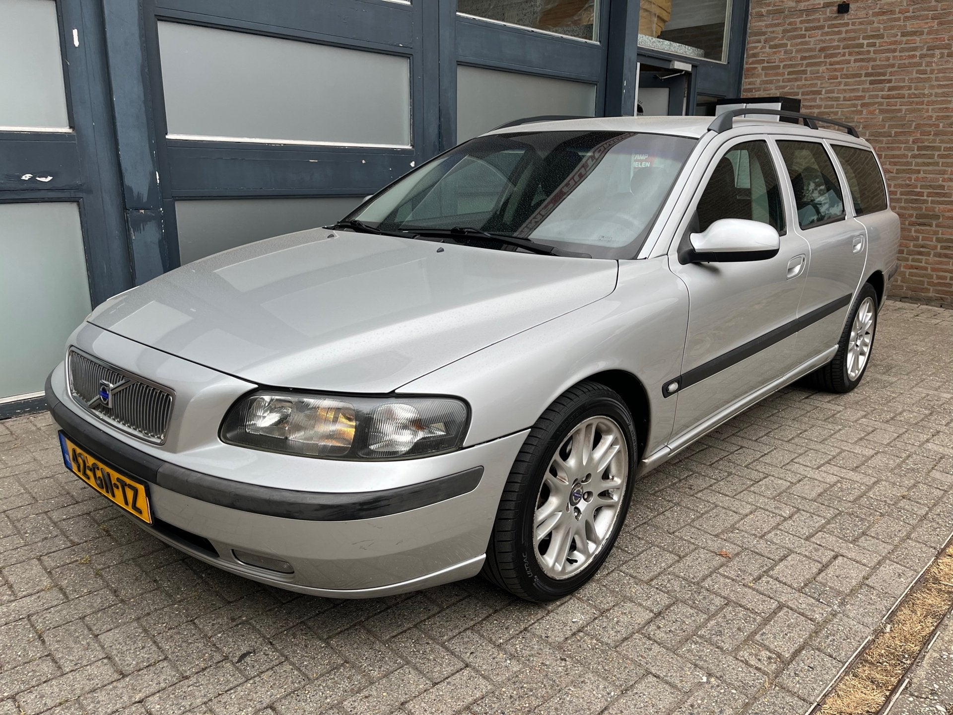 Volvo V70 2.4 T Geartronic, Auto's, Zwart, 2435 cc, 1570 kg, 93 €/maand
