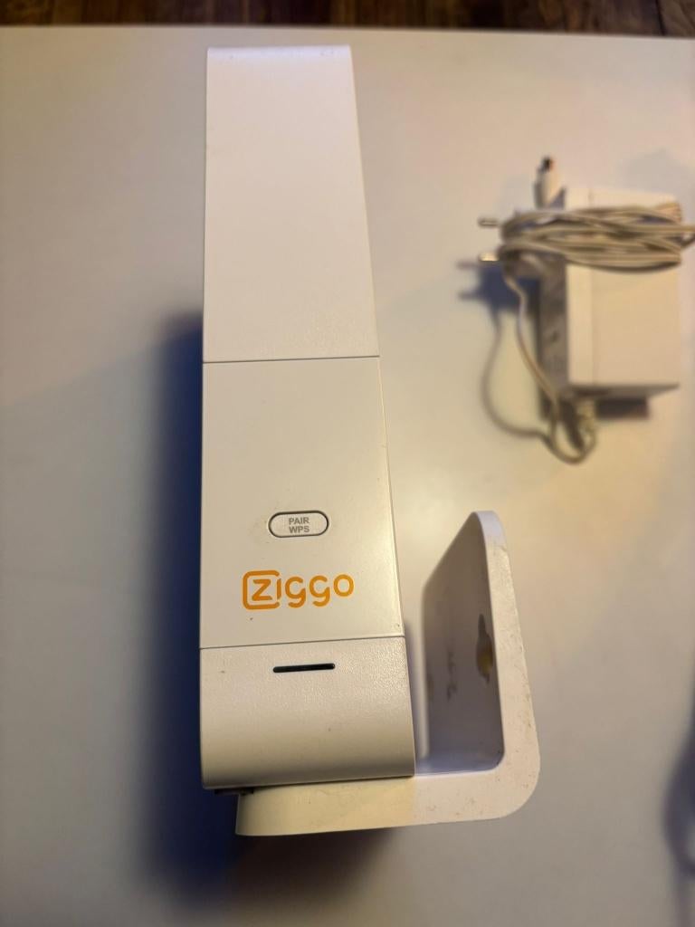Ziggo modem / router (Connect Box type) met adapter, Computers en Software, Routers en Modems, Ophalen of Verzenden, Gebruikt