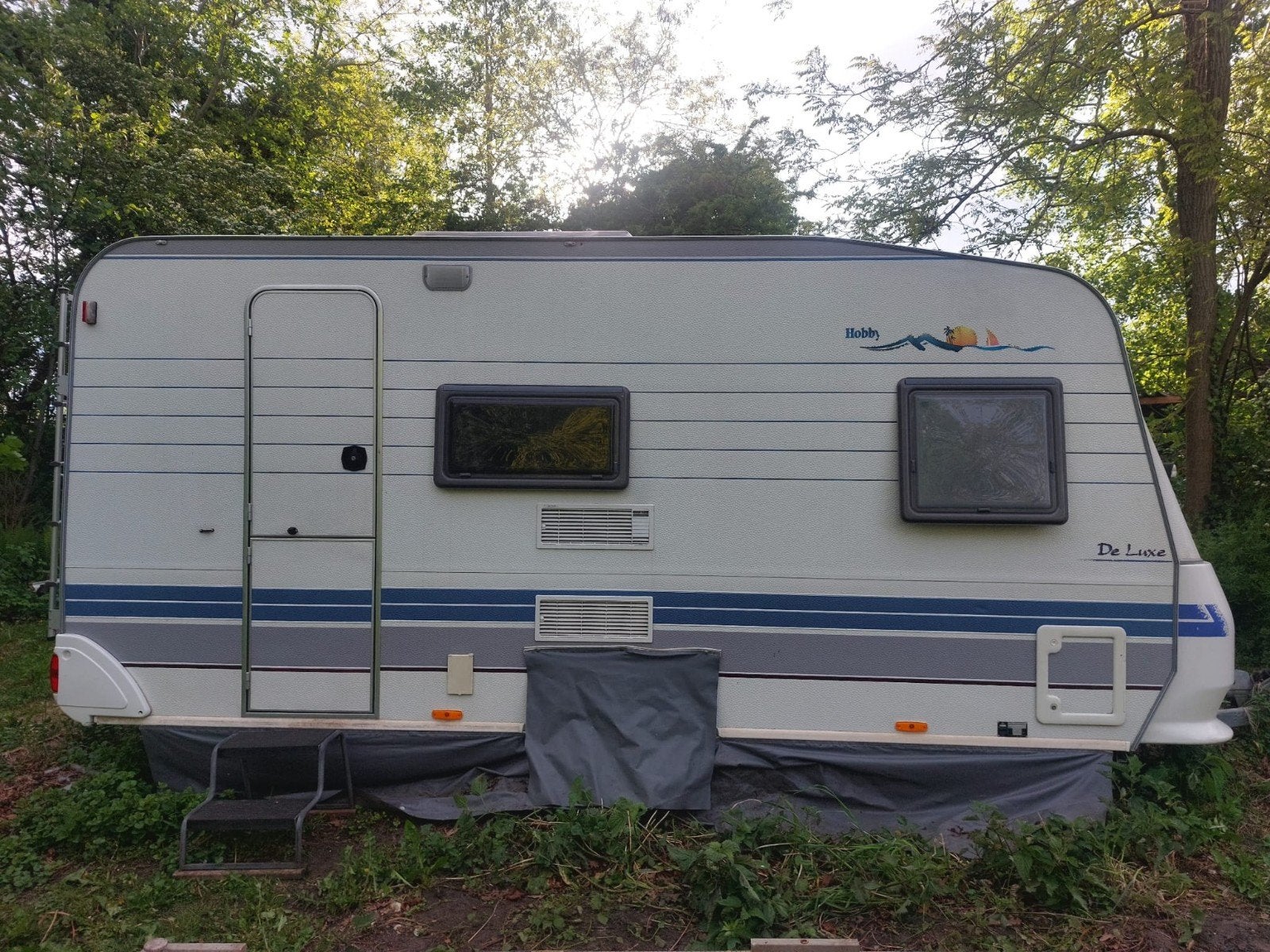 Hobby De Luxe Caravan - Ideaal voor 4 personen, Caravans en Kamperen, Caravans, Particulier, tot en met 4, 1000 - 1250 kg, Rondzit