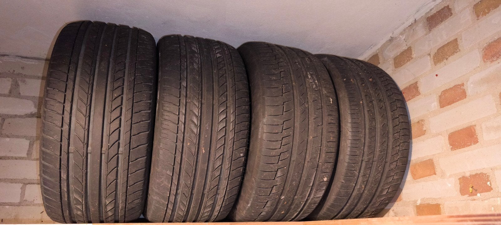 4 Zomerbanden 255/40/17 - Continental & Nankang 6mm profiel, Auto-onderdelen, Banden en Velgen, Ophalen, Gebruikt, 255 mm, 17 inch