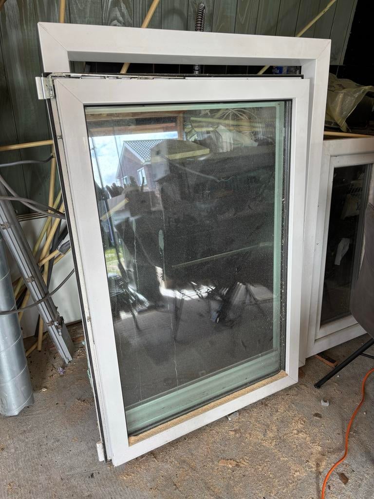 Draai kiep raam met kozijn kunststof 95x134, Ophalen, Gevelraam of Ruit, Gebruikt, 80 tot 120 cm