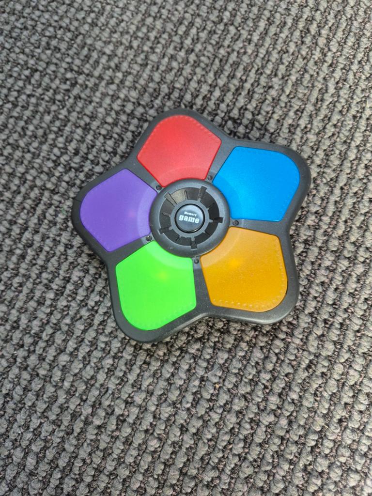 Leuke IQ Memory Game met Batterijen - Werkt Uitstekend!, Ophalen of Verzenden, Zo goed als nieuw