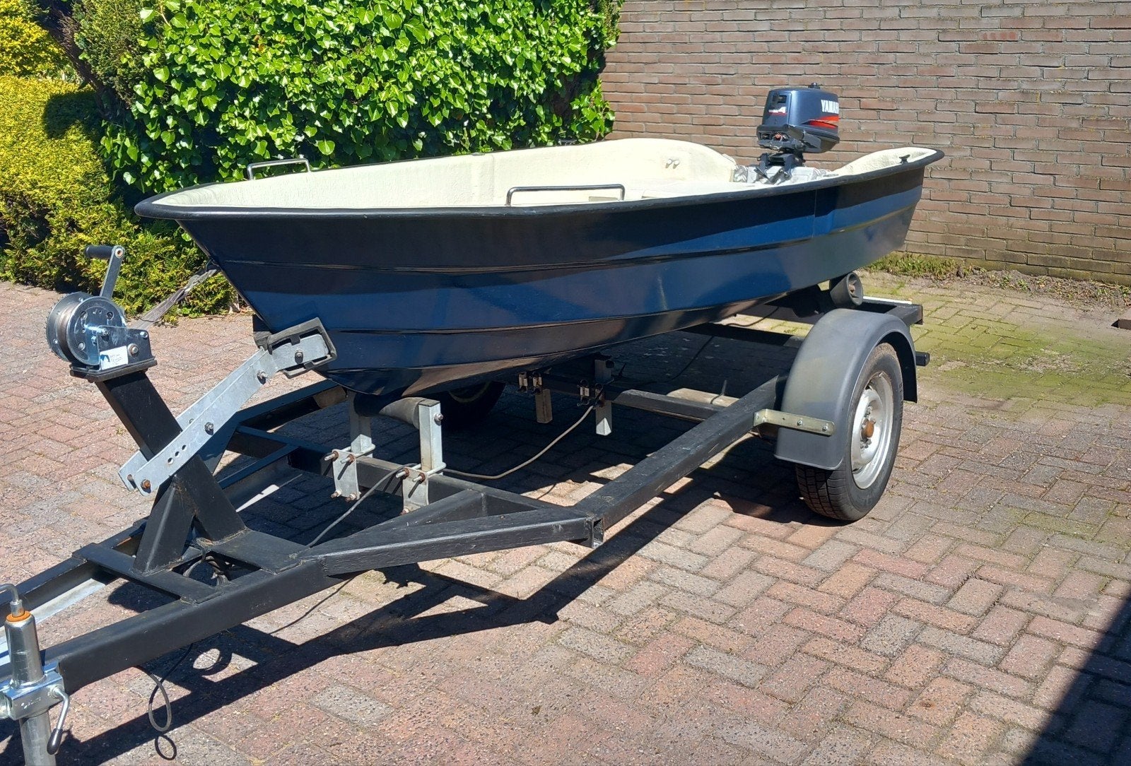 Polyester Vis/Toerboot met Yamaha 4pk en Trailer, Ophalen, Polyester, Buitenboordmotor, Trailer