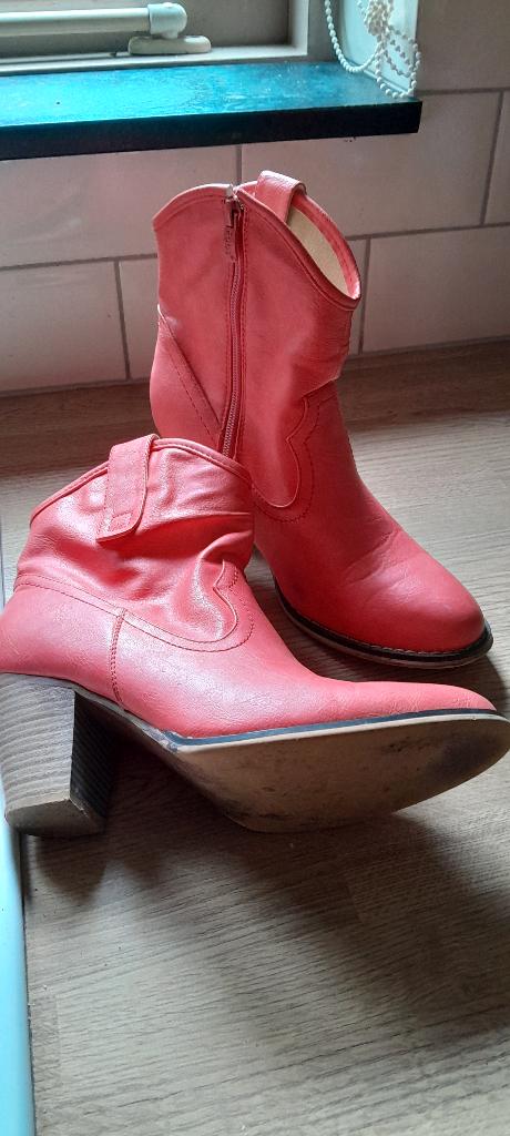 Dames enkellaarsjes, Ophalen, Zo goed als nieuw, Maat 38/40 (M)