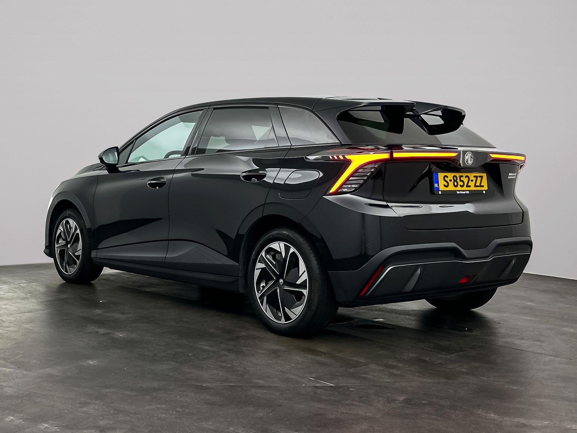 MG MG4 Electric Luxury 64 kWh | Navi | Led Koplampen | 360 C, Auto's, 12 maanden, Gebruikt, Origineel Nederlands, 500 kg