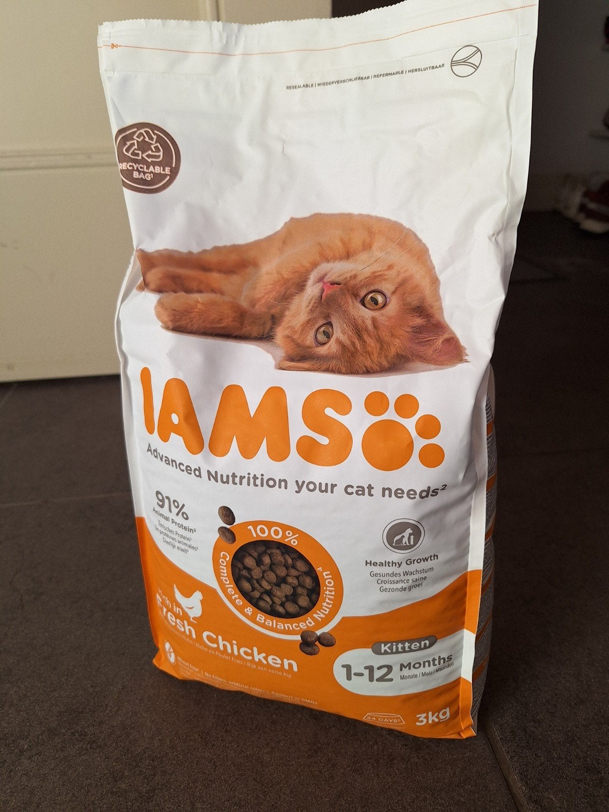 kittenvoer IAMS, Ophalen, Kat