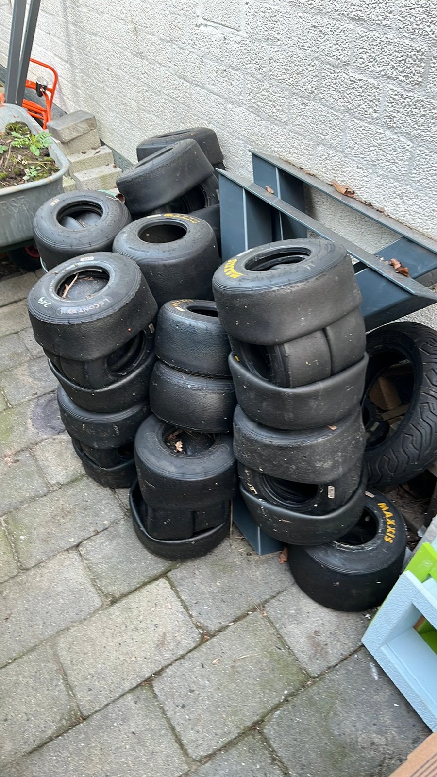 Oude kartbanden voor de hond, Ophalen, Zo goed als nieuw