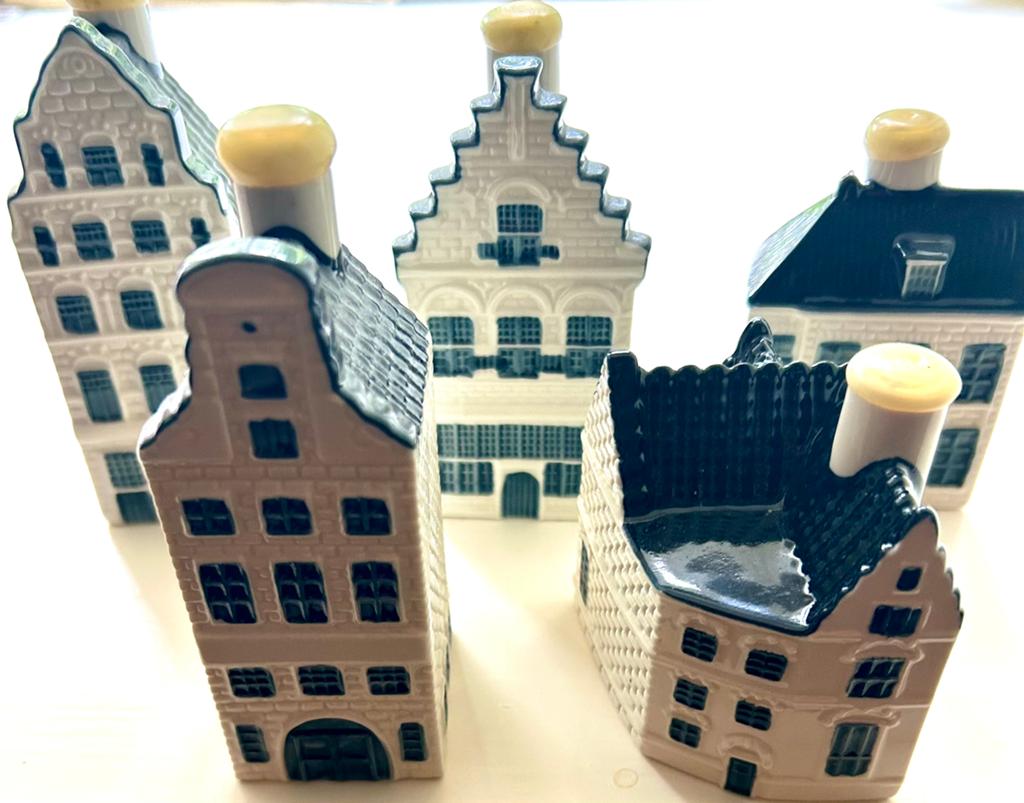 KLM huisjes, onbeschadigd  en vol, 43 stuks, Verzamelen, KLM Huisjes, Ophalen, Zo goed als nieuw, Gevuld