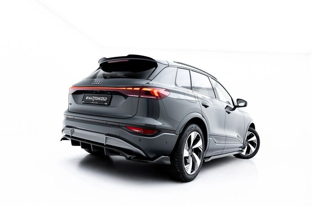 Maxton Design Audi Q6 e-tron / SQ6 Rear Splitter Spoiler Ver