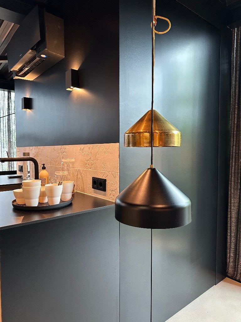 Vij5 Lloop hanglampen meerdere stuks zwart en messing, Waterstad 23, High-end Furniture, Zo goed als nieuw, Metaal