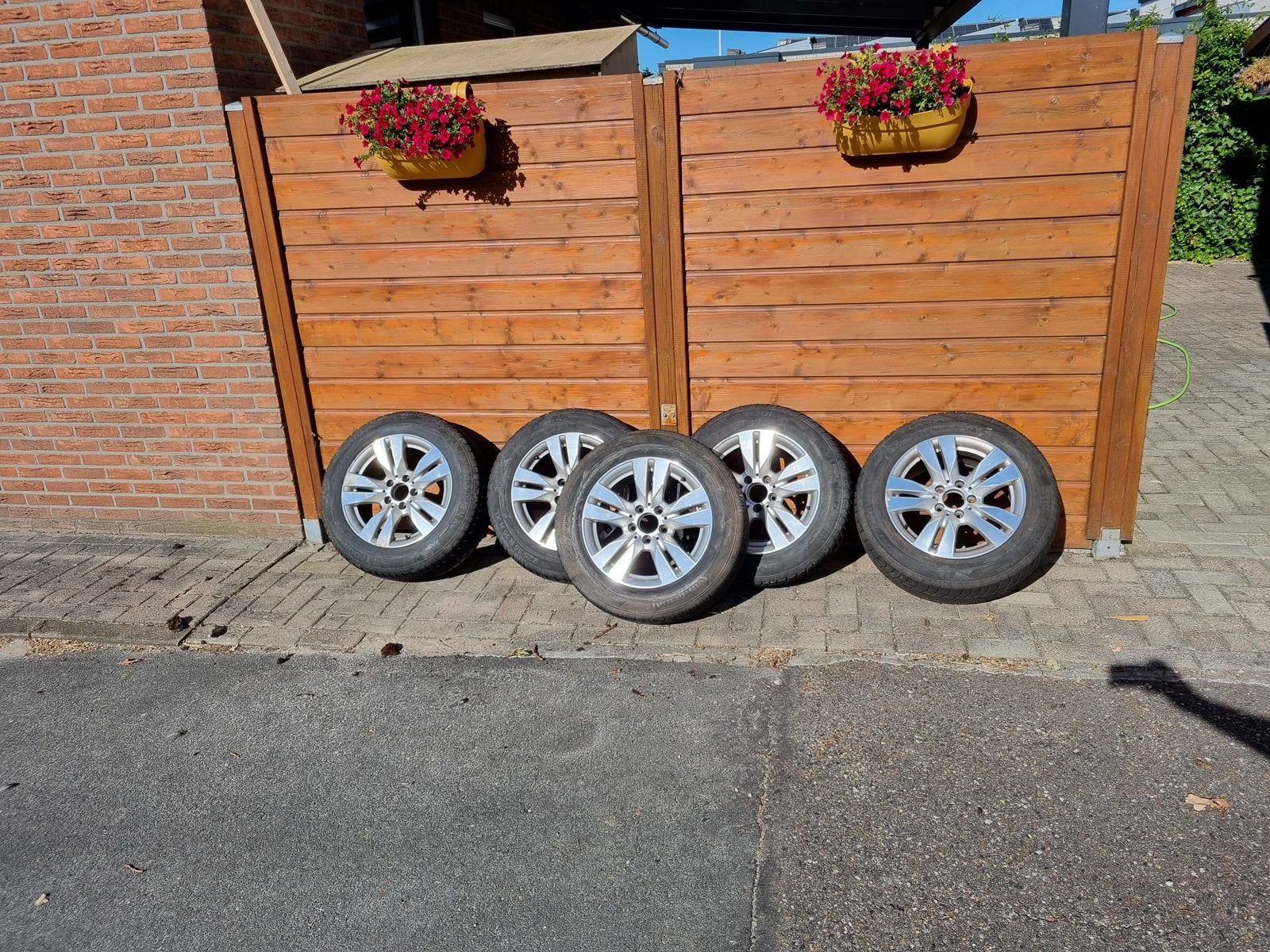 Mercedes-Benz 16 inch velgen + Tyfoon winterbanden, Ophalen, Gebruikt, Velg(en), 16 inch