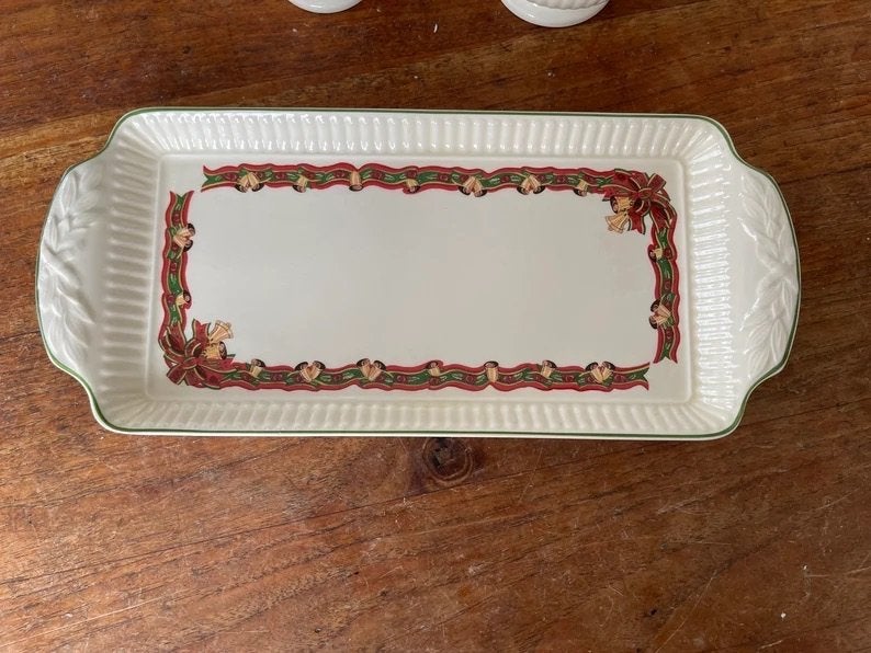 GEZOCHT: "Wedgwood Christmas Time sandwich tray", Gebruikt, Klassiek, Ophalen of Verzenden, Bord(en)