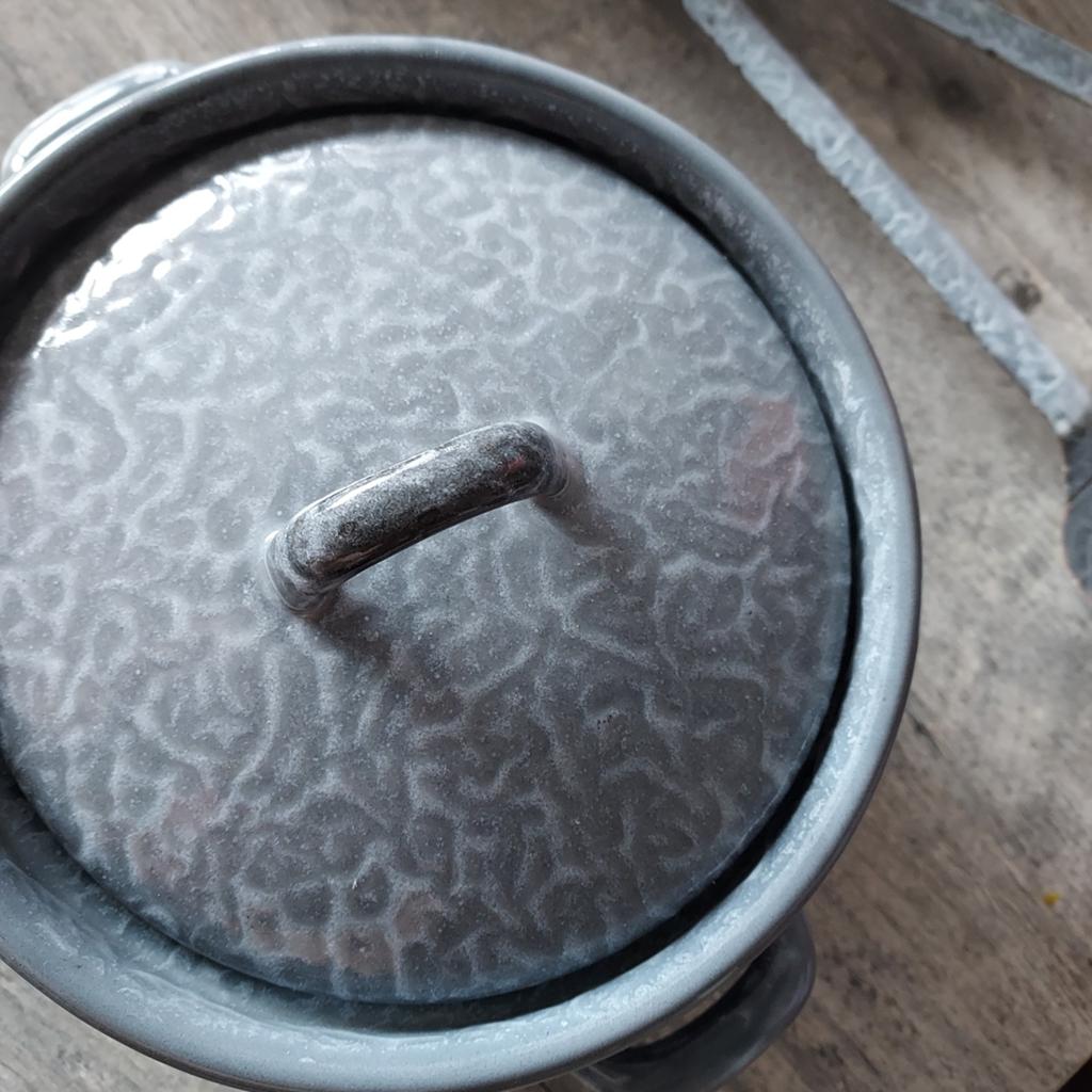 Vintage gehamerde aluminium pan met deksel, Antiek en Kunst, Antiek | Tin, Ophalen of Verzenden