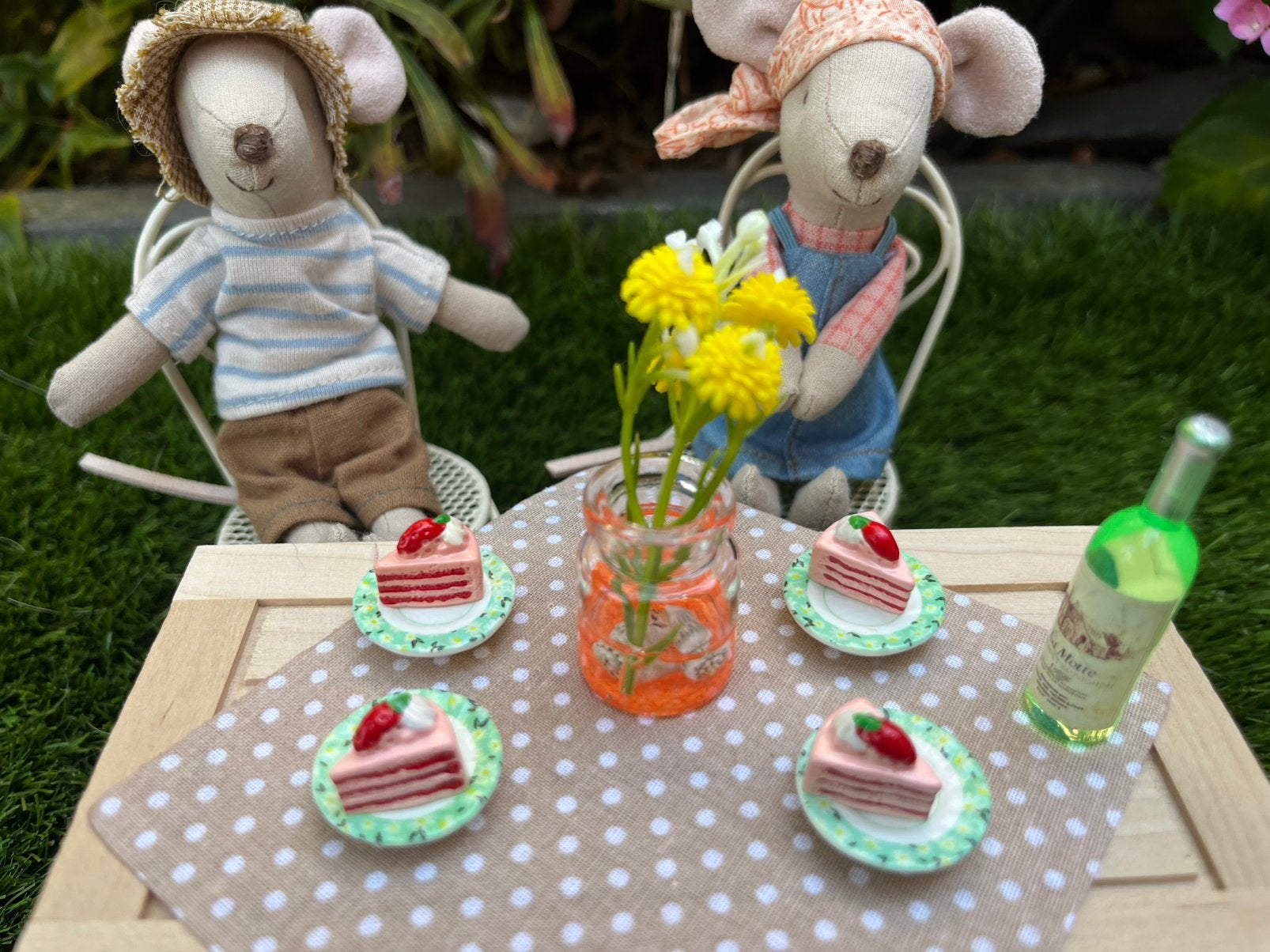 4 roze taartpuntjes poppenhuis inclusief verzendkosten, Verzamelen, Poppenhuizen en Toebehoren, Ophalen, Nieuw, Poppenhuis