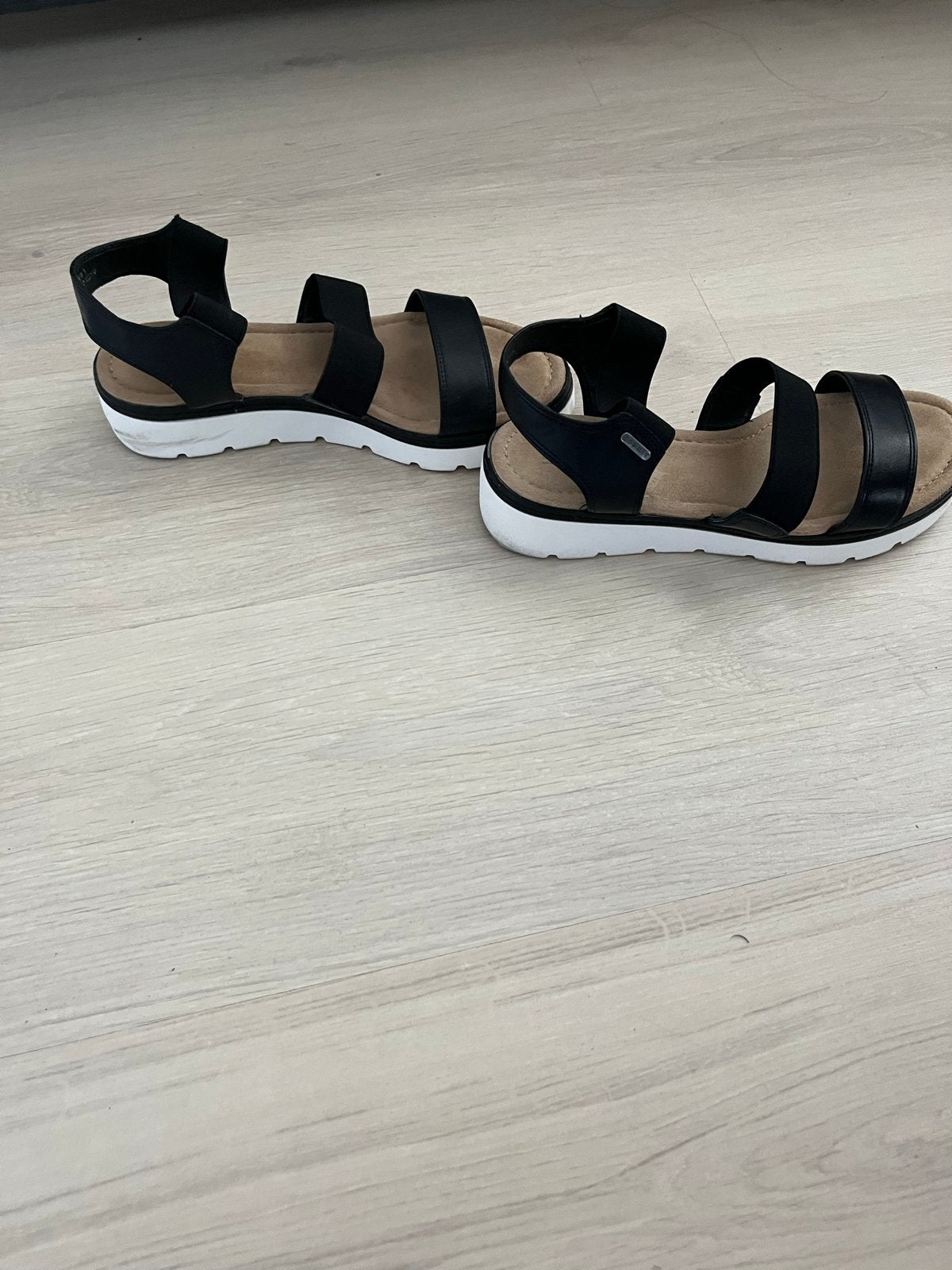 Zwarte sandalen met comfortabele zool, Ophalen of Verzenden, Gedragen, Zwart, Sandalen of Muiltjes
