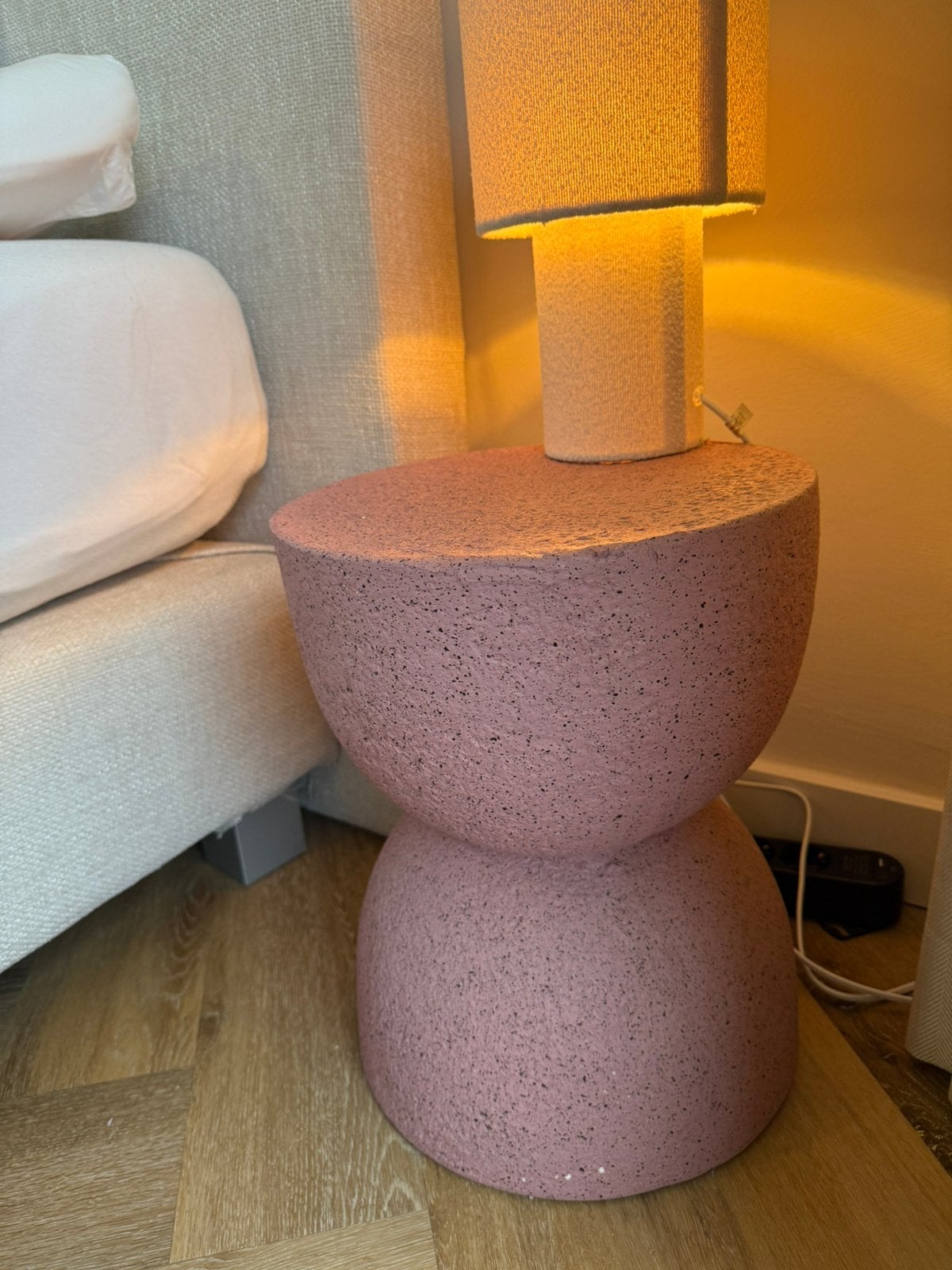 Set van 2 roze nachtkastjes – uniek design, Huis en Inrichting, Ophalen, Zo goed als nieuw, Minder dan 45 cm, Minder dan 55 cm