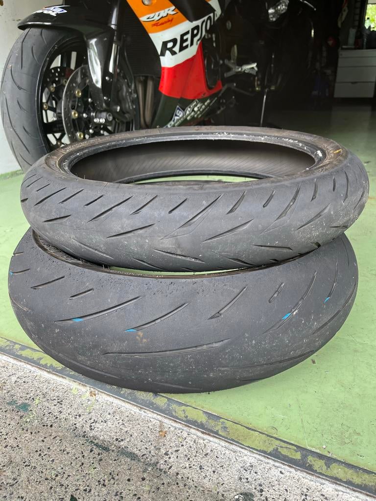 Bridgestone S22 motorbanden - Zeer jong gebruikt, Ophalen, Gebruikt