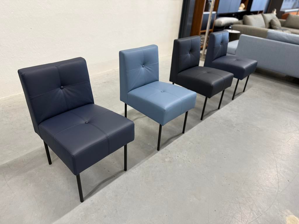 4 Nieuw Gelderland 7714 Knopenstoel Blauw leer Design stoel, Huis en Inrichting, Stoelen, Blauw, Nieuw, Leer, Vier