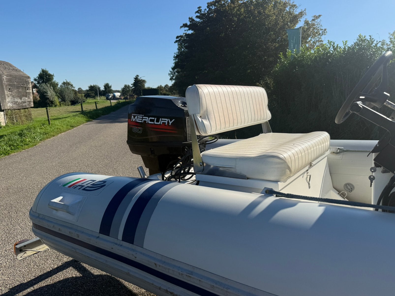 Foto 11 van Artigiana Batelli 430VS met 60pk Mercury en Trailer