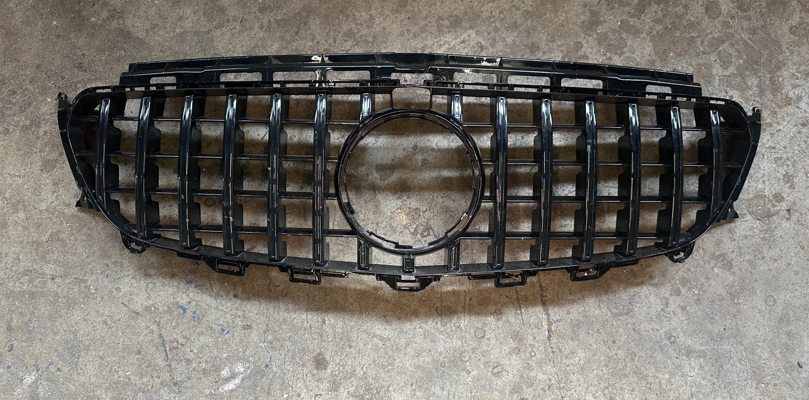 W213 grille hoogglans zwart, Ophalen
