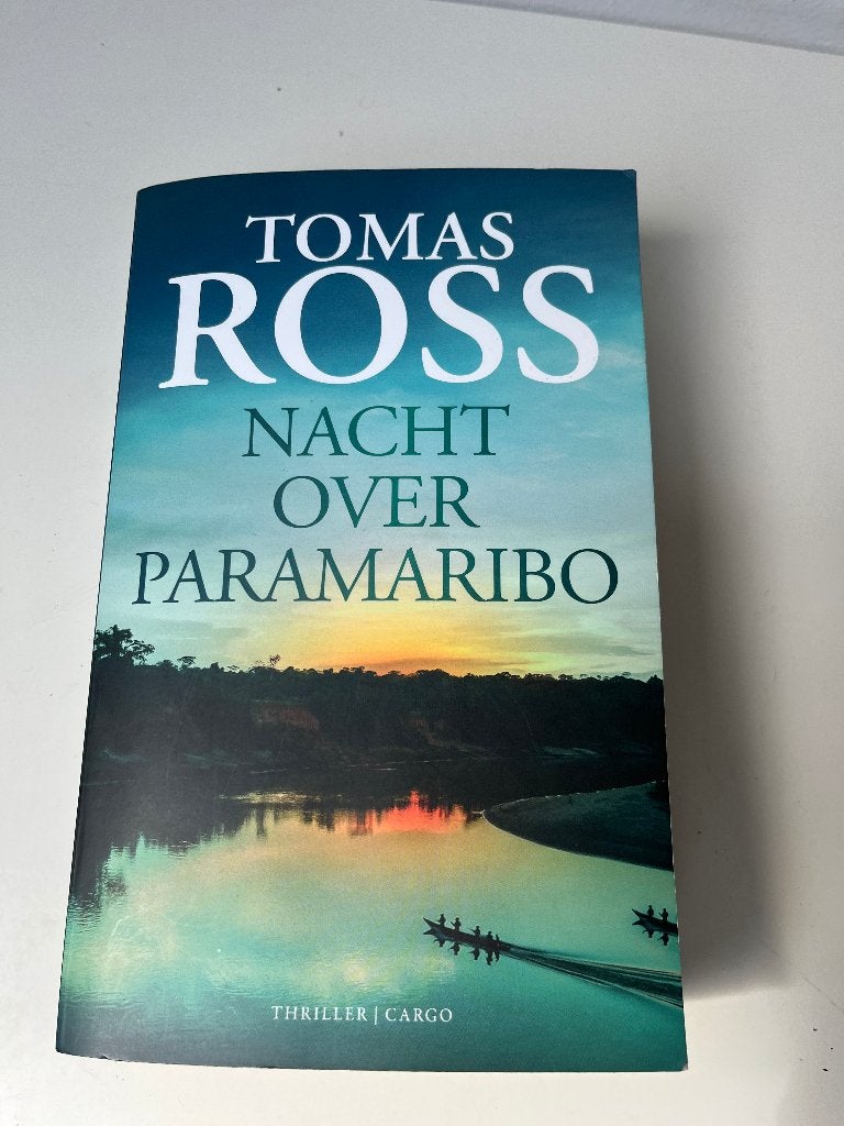Tomas Ross - Nacht over Paramaribo, Ophalen of Verzenden, Zo goed als nieuw, Tomas Ross