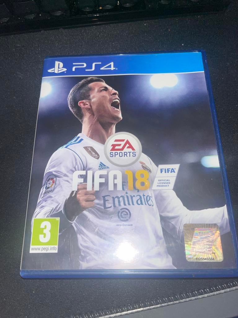 FIFA 18 PS4 - Voetbalgame met Ronaldo op cover, Eén computer, Ophalen of Verzenden, Zo goed als nieuw, Sport