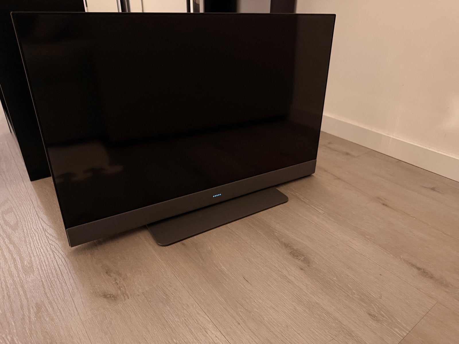Loewe We. SEE 32" Smart TV – Storm Grey (+ Quantis Module), LED, 50 Hz, Zo goed als nieuw, Smart TV