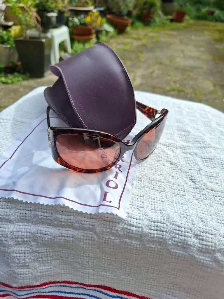 Charriol Zonnebril met Stofdoek en Hoes - Nieuwstaat, Ophalen of Verzenden