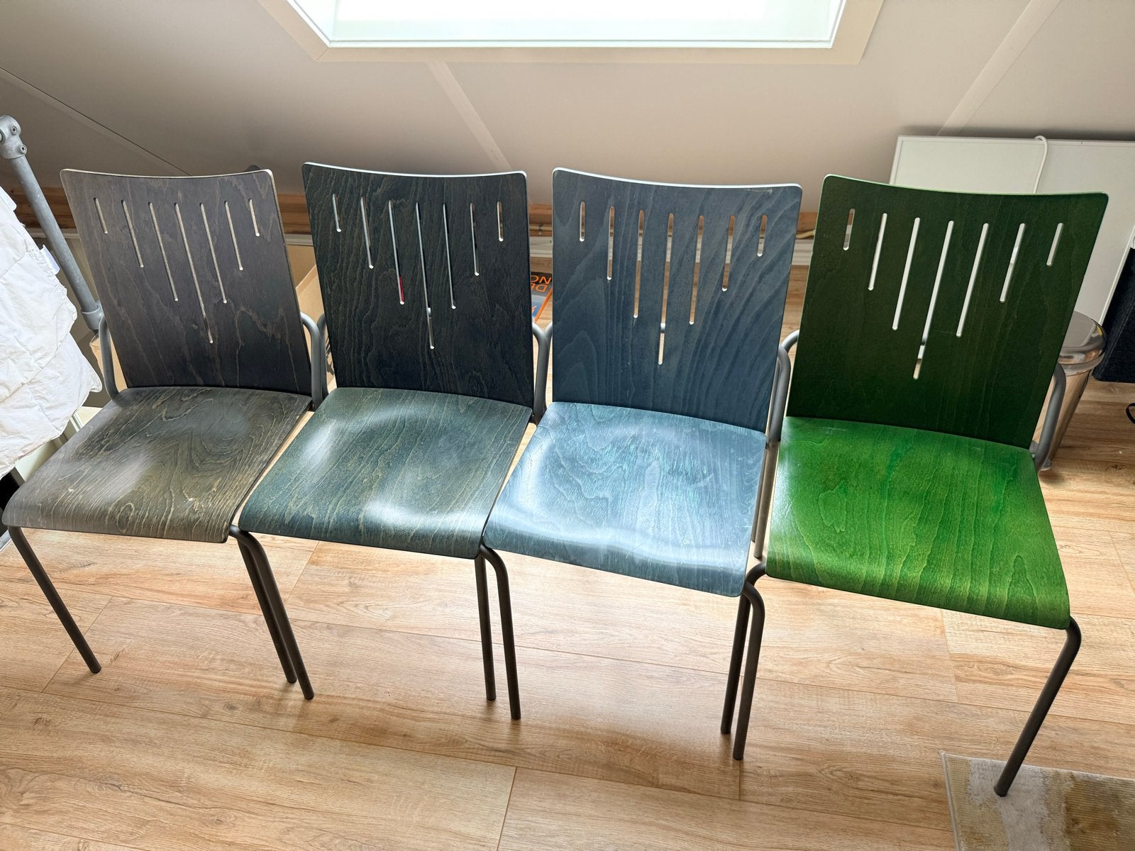 Set van 4 Deense design stoelen, stapelbaar, diverse kleuren, Ophalen, Gebruikt, Overige kleuren, Vier