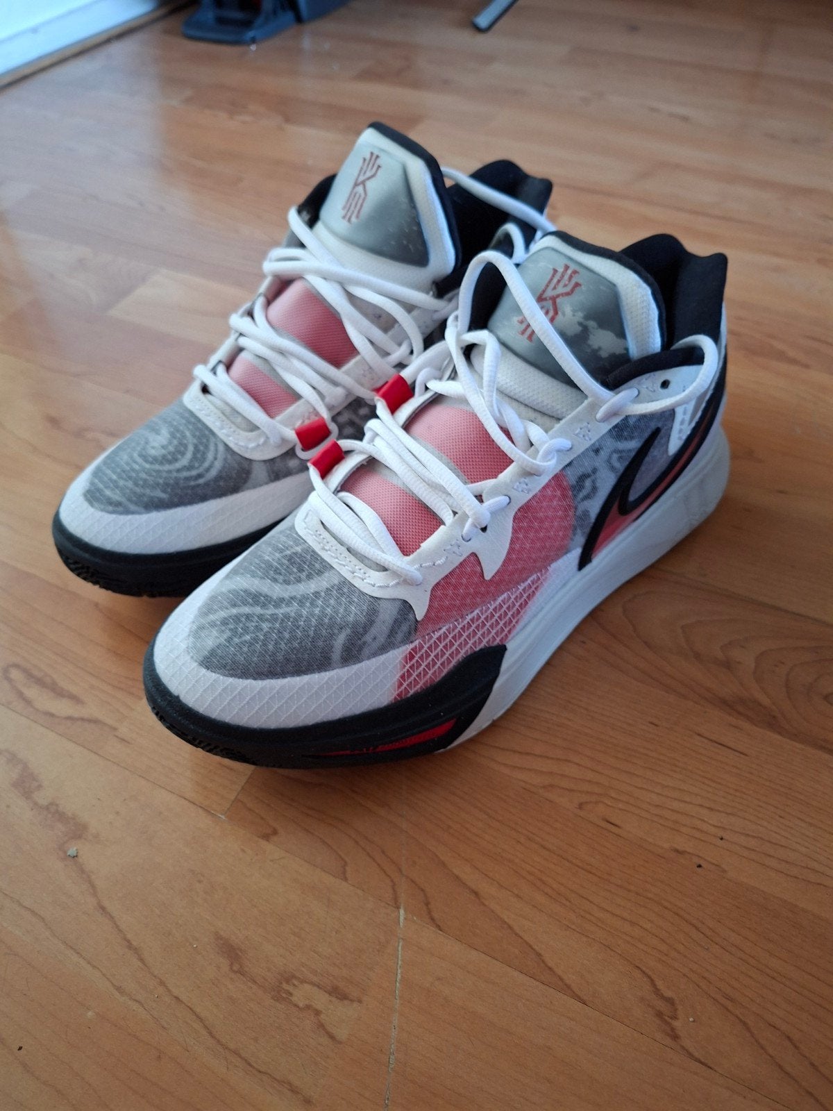 Nike Kyrie Flytrap 6 - Maat 45 - Zo goed als nieuw, Wit, Nike, Ophalen of Verzenden, Sneakers of Gympen
