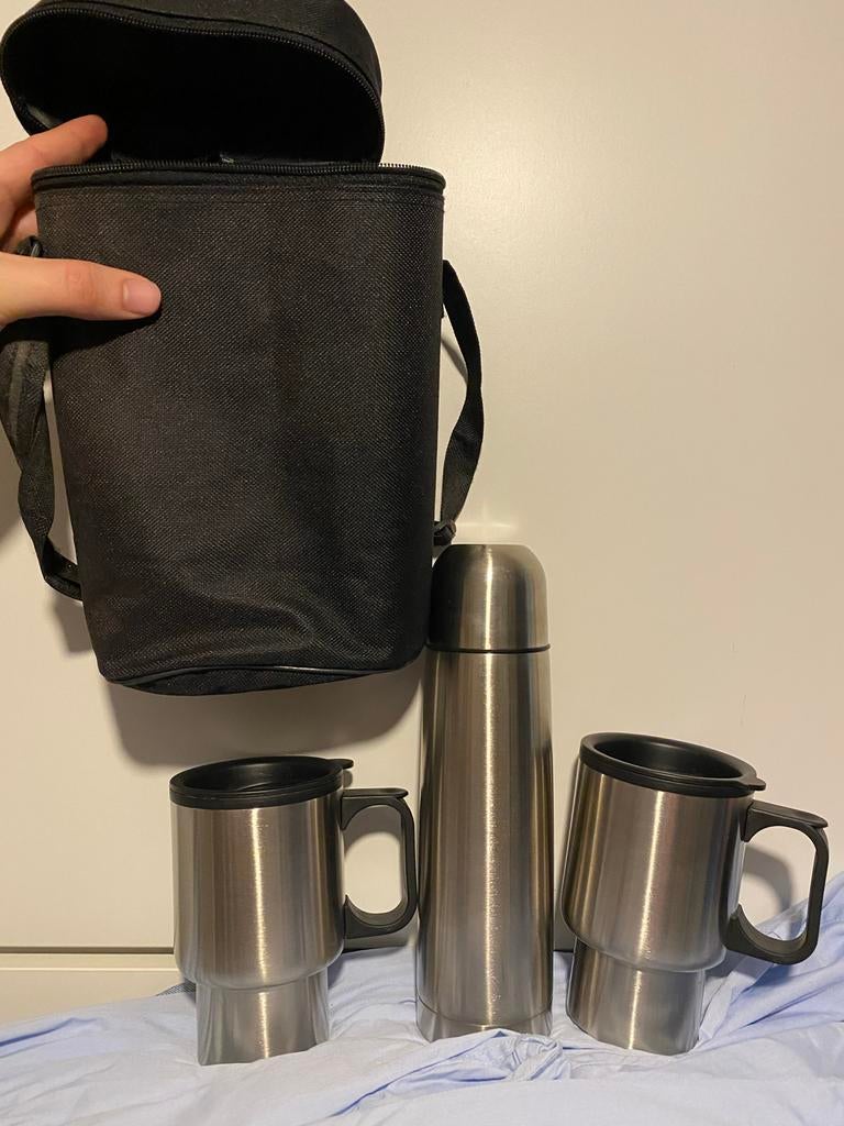 Thermoskan met twee bekers en tas, Ophalen of Verzenden, Zo goed als nieuw