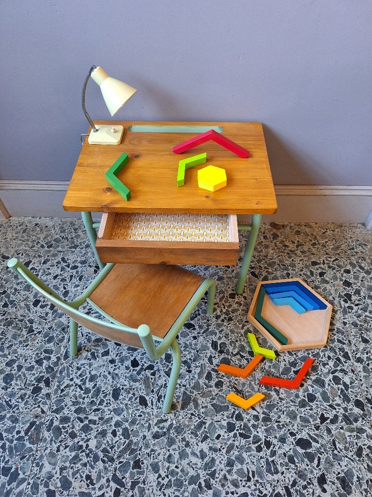 Frans 60s schoolsetje  vintage schooltafeltje en stoeltje, Verzenden, Zo goed als nieuw, Tafel(s) en Stoel(en)