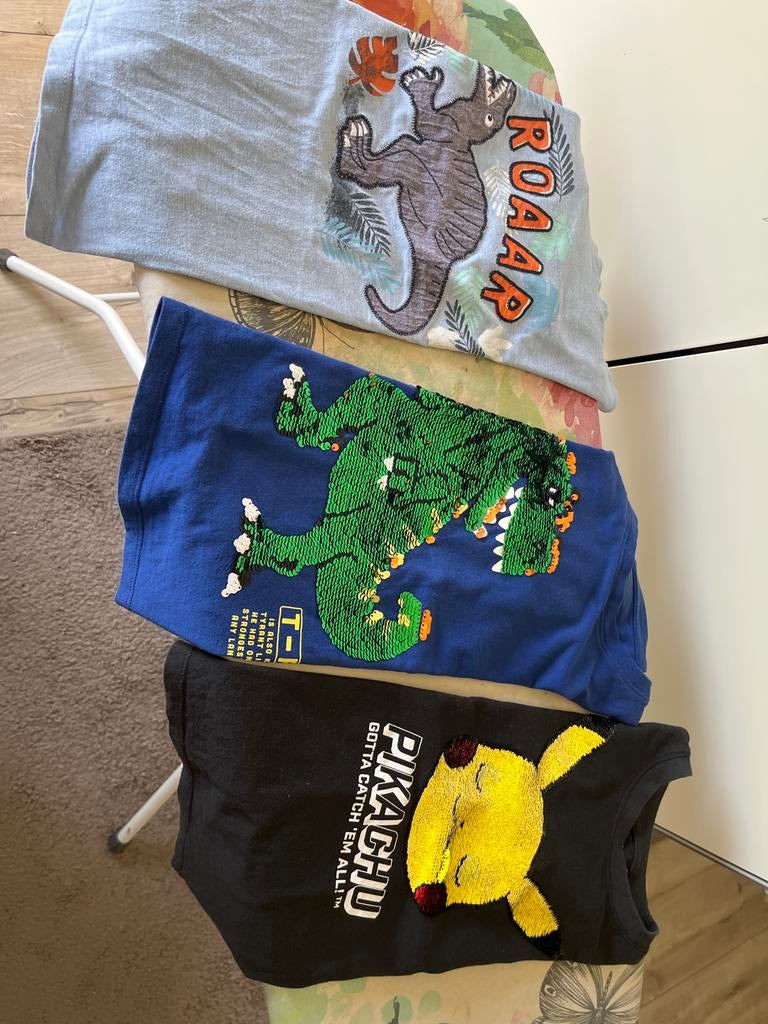 3 shirtjes lichtblauw 134 en andere 2 x maat 122/128), Kinderen en Baby's, Kinderkleding | Kinder-kledingpakketten, Gebruikt, Maat 128