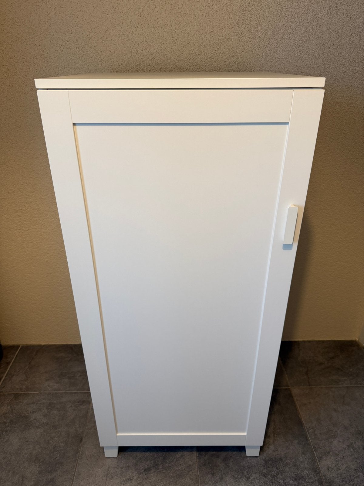 Ikea Witte kast met deur en twee planken, Ophalen of Verzenden, Zo goed als nieuw