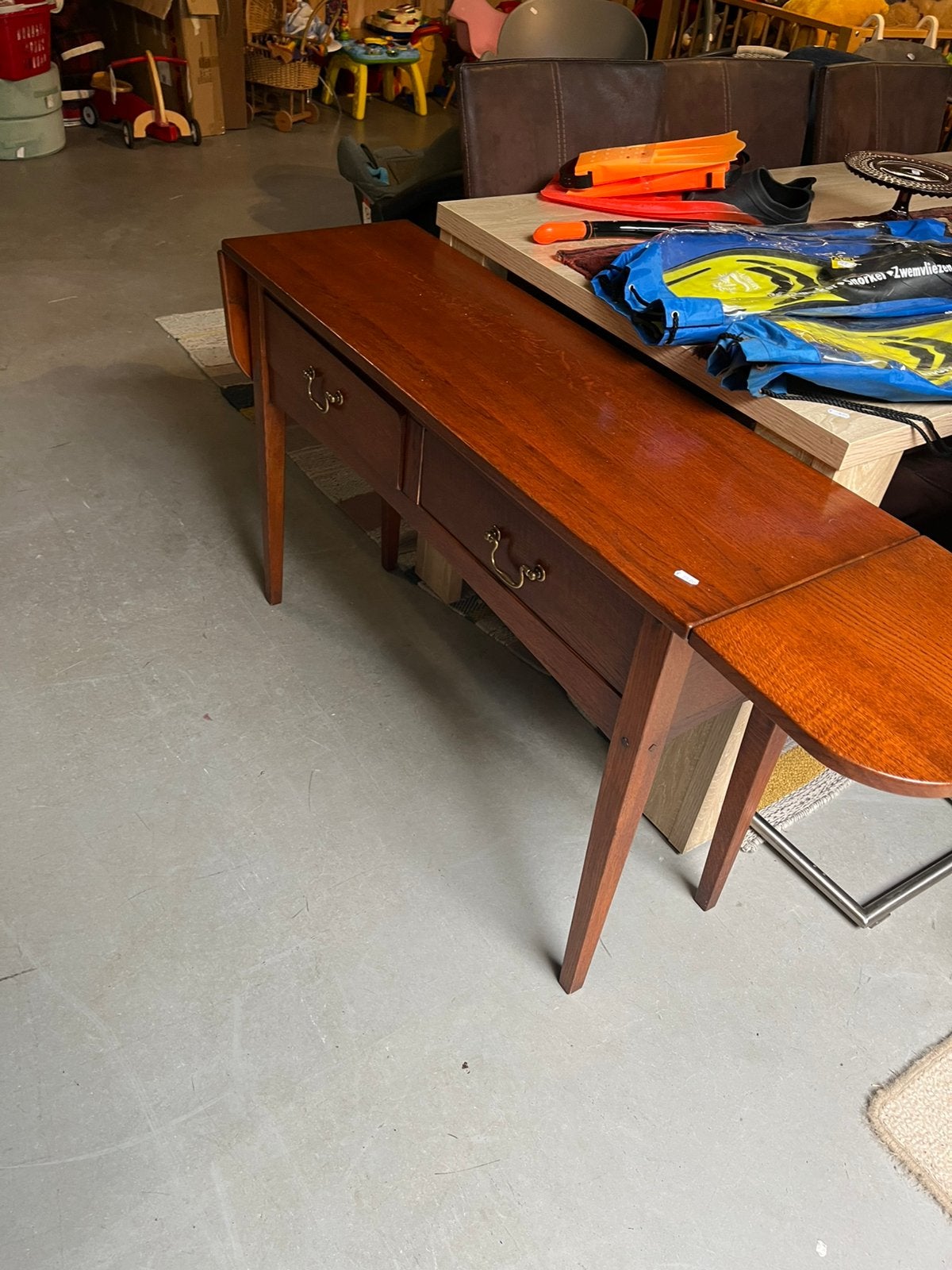 Sidetable met oren, Ophalen