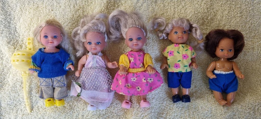Vijf kleine popjes, 2x Simba met jurk, Ophalen of Verzenden, Gebruikt, Overige typen