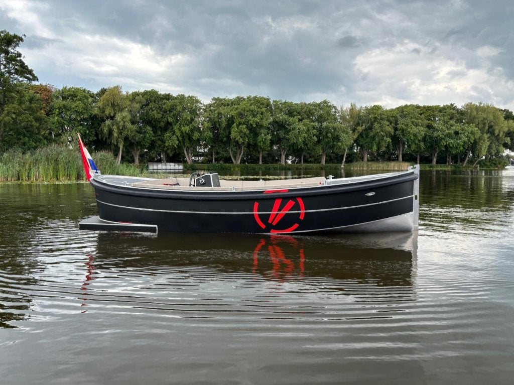 VanVossen 700 cabine sloep vaarklaar Suzuki 100pk