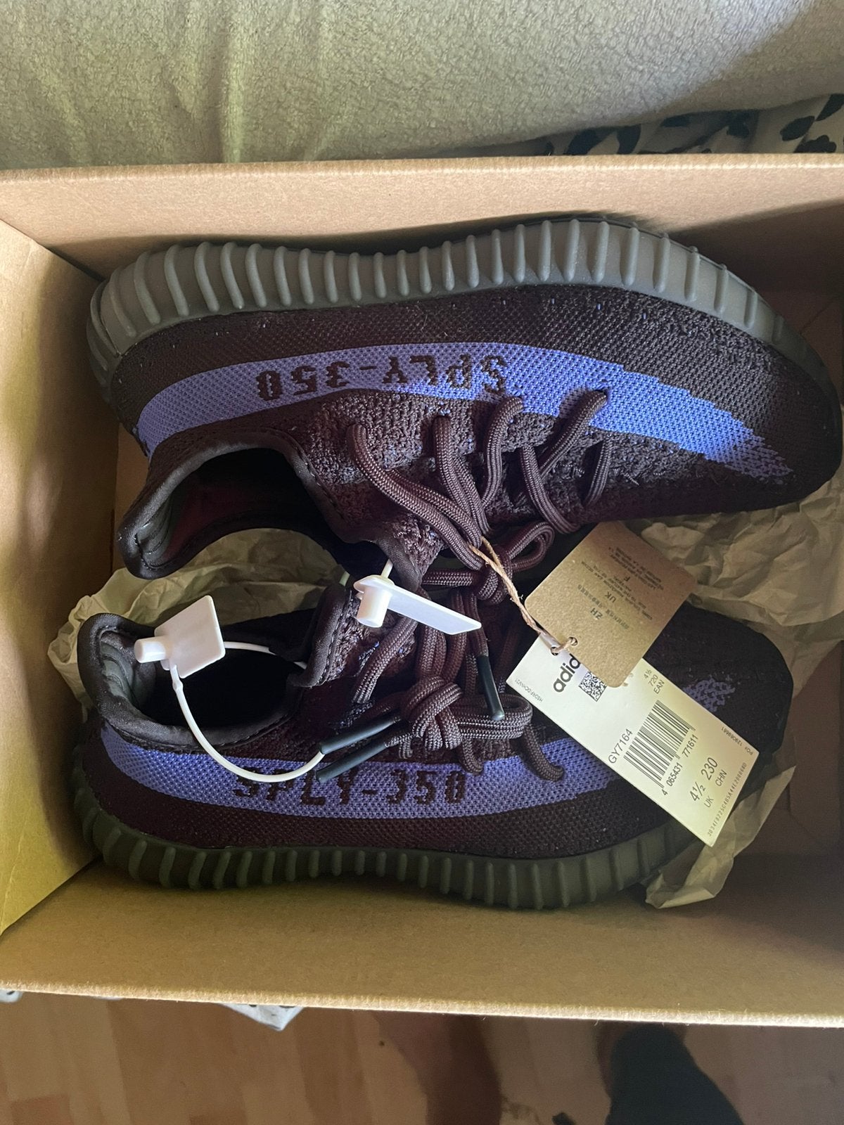Adidas Yeezy, Nieuw, Ophalen of Verzenden, Sportschoenen, Zwart