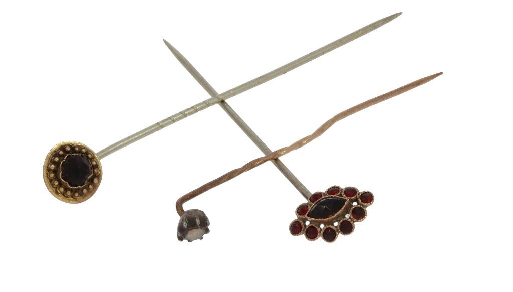 14k gouden broches granaat diamant antiek spelden 3 stuks, Verzenden, Goud, Broche, Met edelsteen