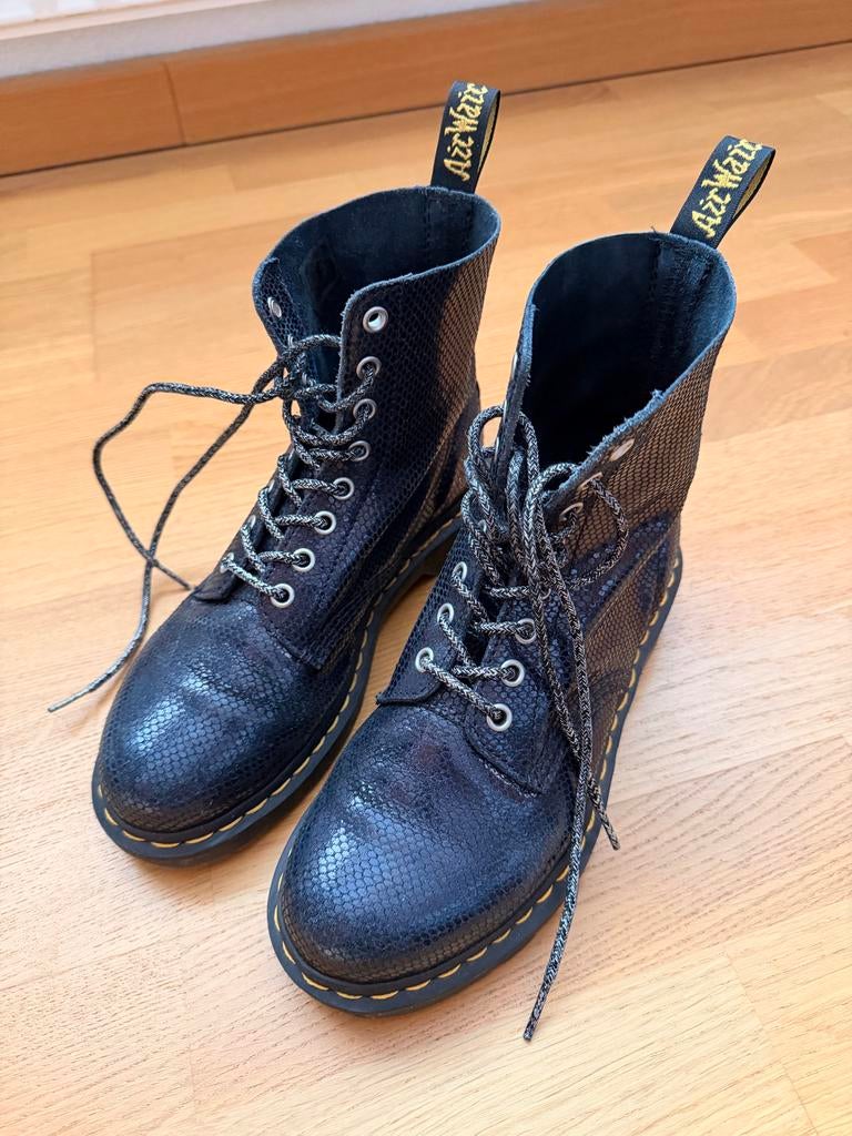 Dr. Martens Maat 39, Kleding | Dames, Schoenen, Ophalen of Verzenden, Gedragen, Zwart, Lage of Enkellaarzen