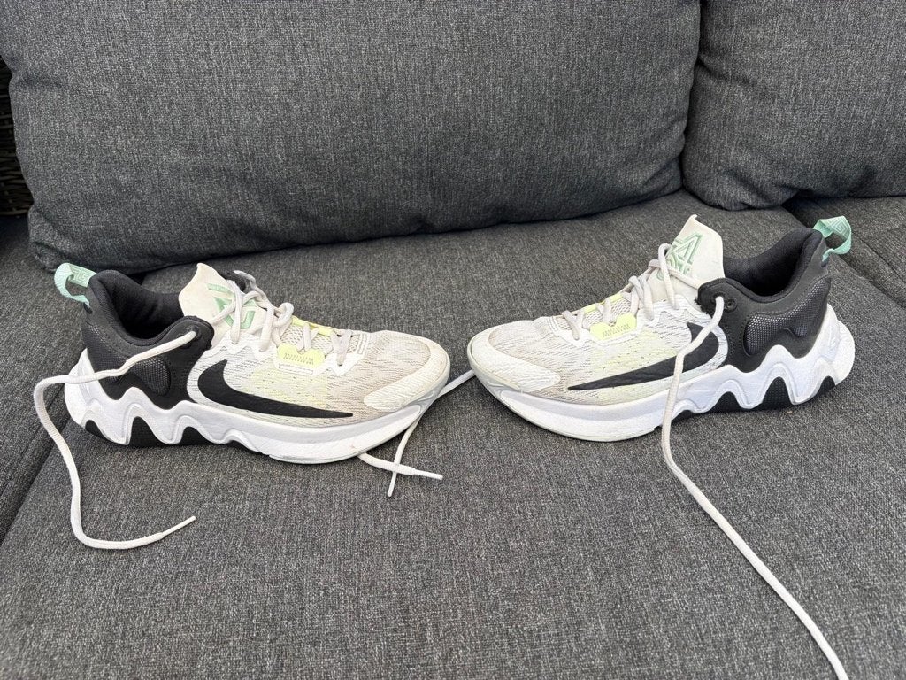 Basketbal schoenen - Nike Giannis Immortality 2 - Maat 38,5, Ophalen, Wit, Nike, Sneakers of Gympen